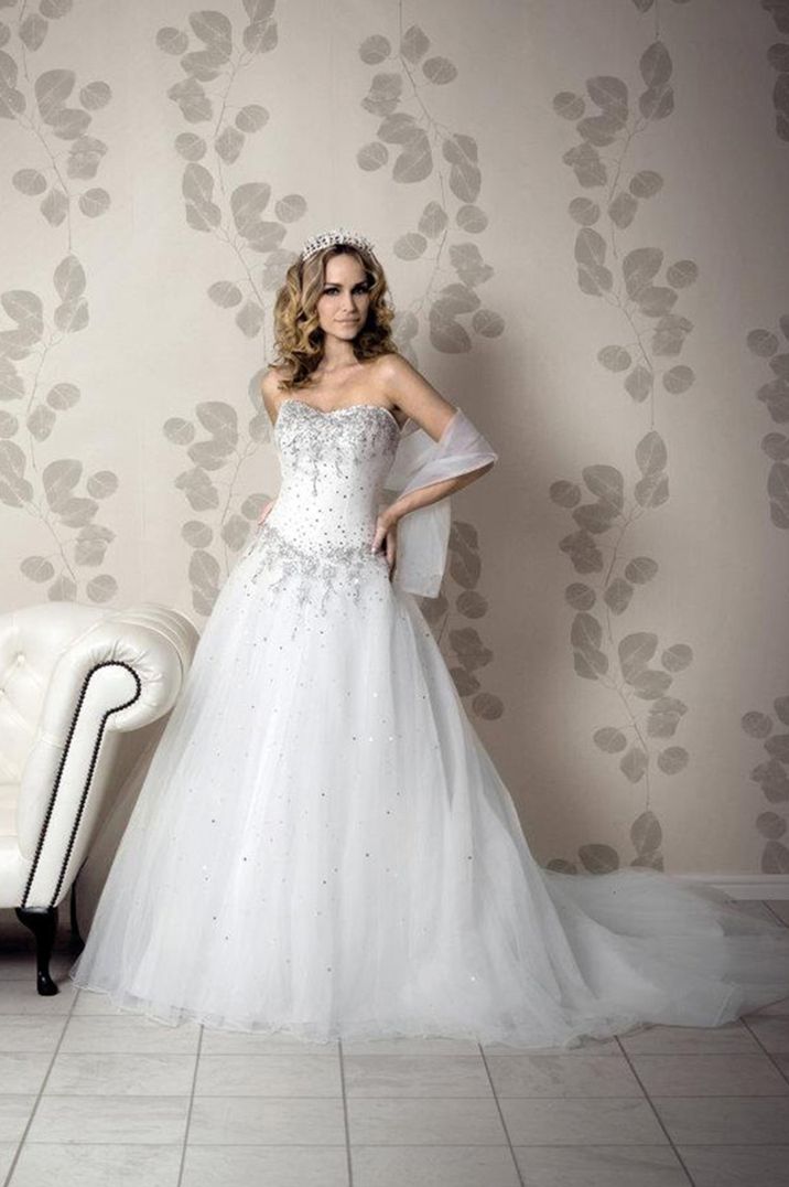 Best drop waist wedding dress with corset and sparkly sequin detail by Amanda Watts 