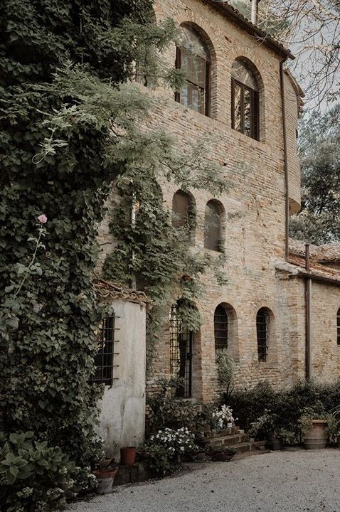 badia-di-san-vittore-wedding-venue