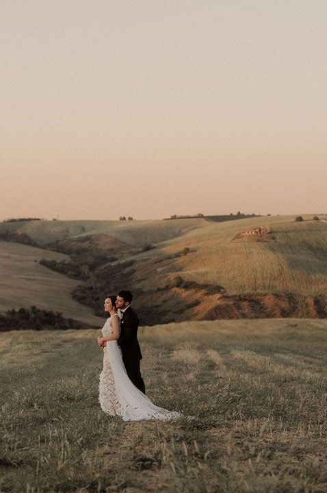 golden-hour-couple-portrait-italian-landscapes