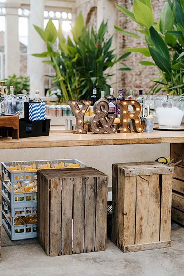 36 Unique Wedding Bar Design Ideas To Enjoy Cocktail Hour In Style