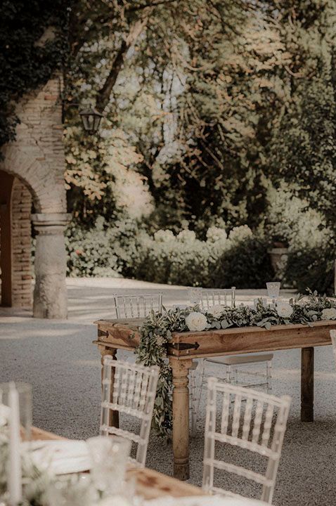 wedding-sweetheart-table-al-fresco-dining