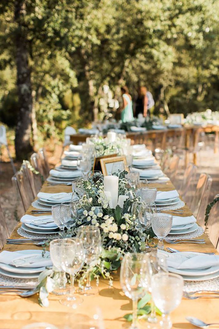 portugal-destination-wedding-outdoor-table-decor-Maria-Rão-Photography