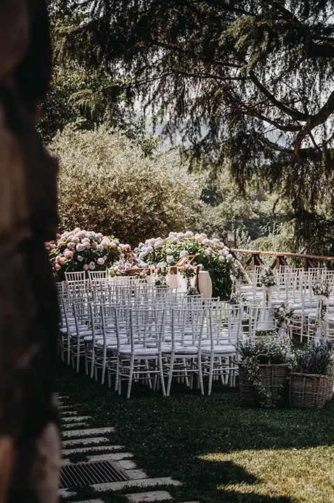 Castello di Rossino wedding venue in Italy - outdoor wedding ceremony area 