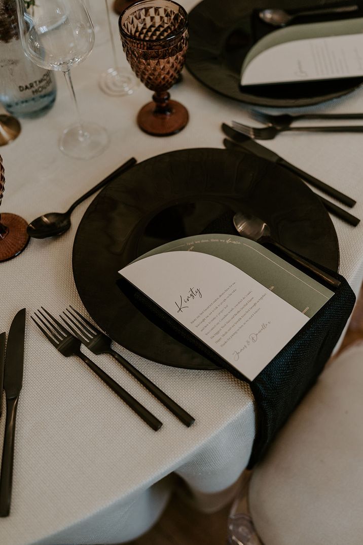 Green theme wedding place setting with a printed poem wedding favour 