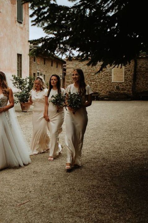 Villa-Barberino-Tuscany-Quattro-Studio-bridal-party