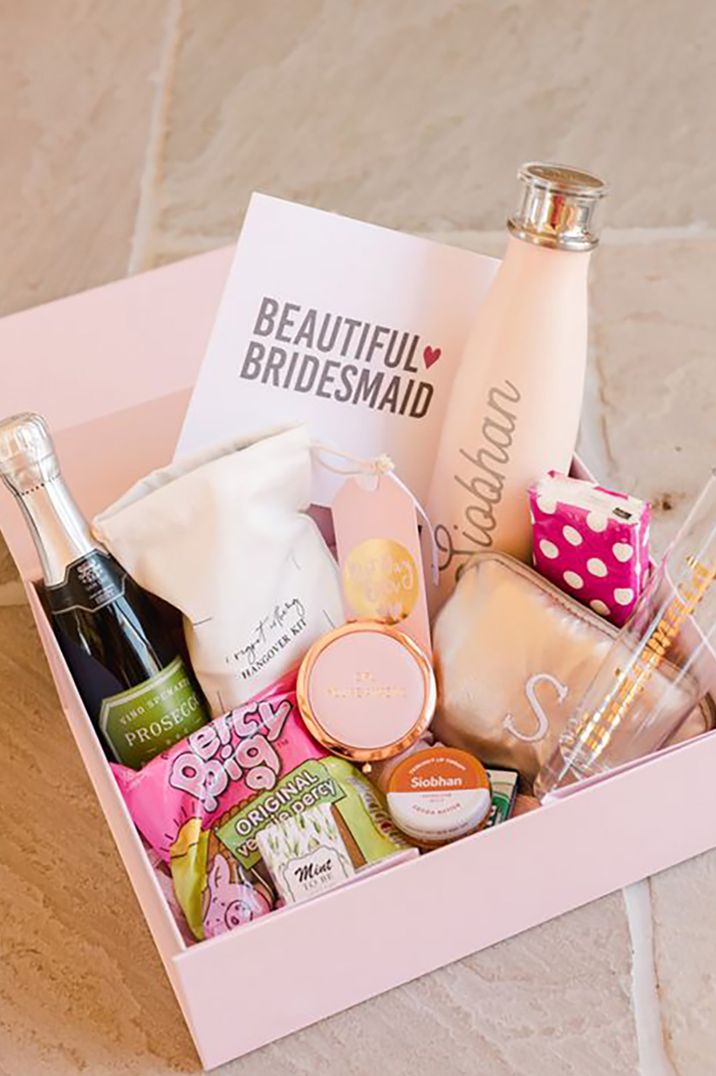 bridesmaid-gift-box_Captured-By-Katrina