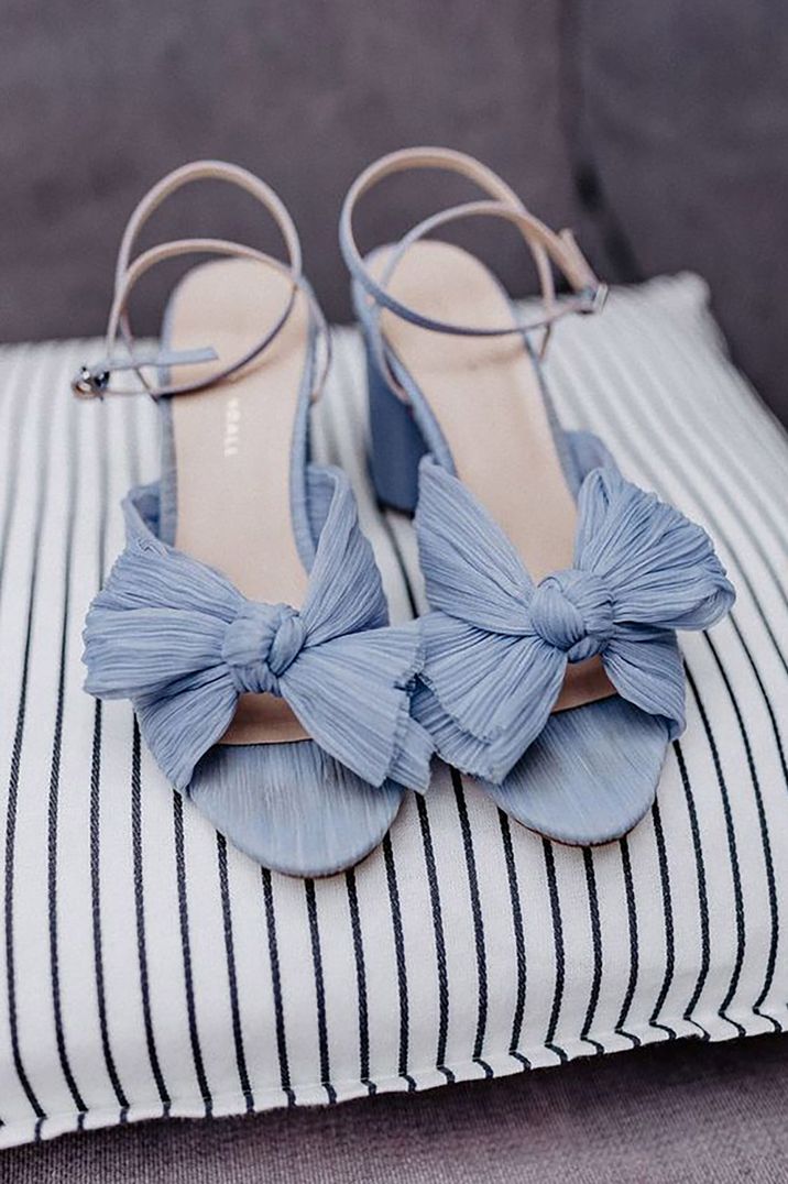 light-blue-wedding-bridesmaid-shoes-Benjamin-Stuart-Photography