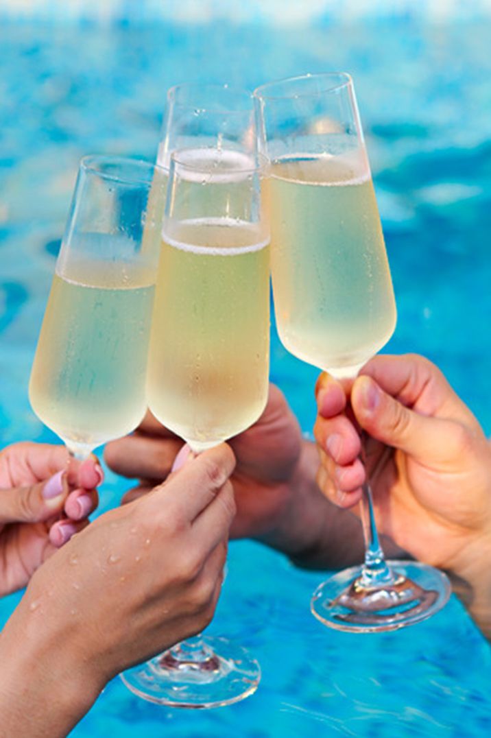 champagne-summer-pool-party