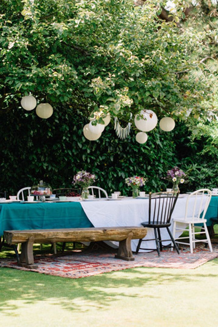 summer-garden-party-with-table-and-chairs