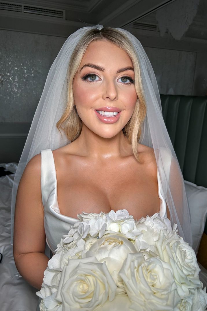 bride-with-blonde-hair-wearing-matte-soft-glam-makeup