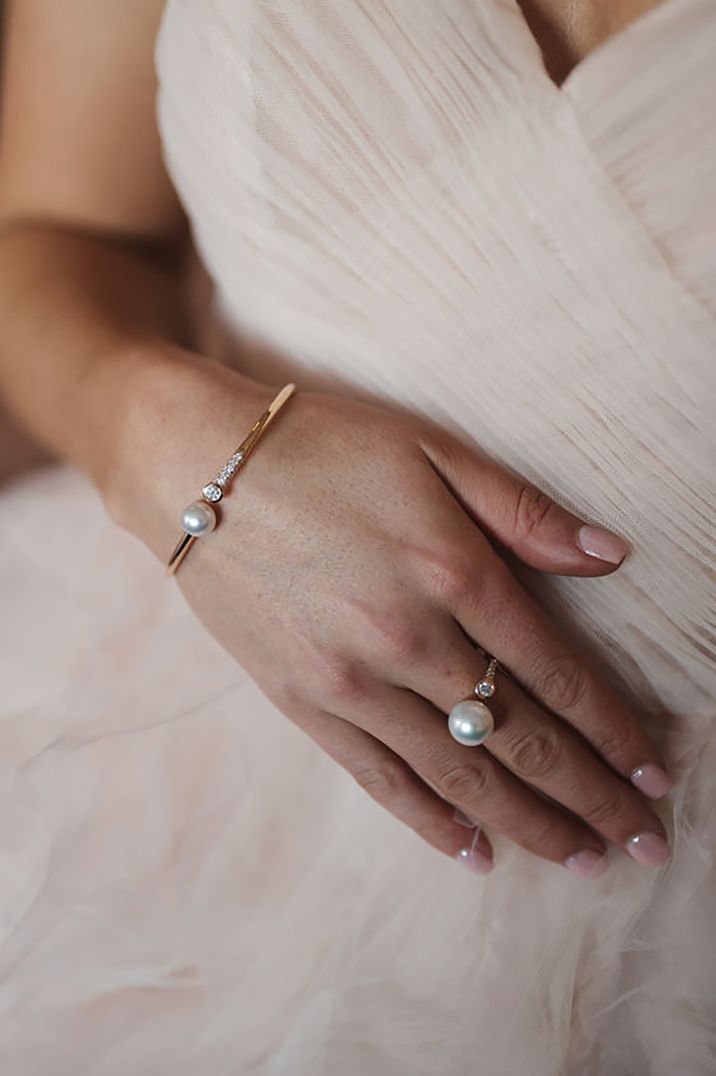 pearl-bracelet-and-ring-Daisy-Bell-Photography