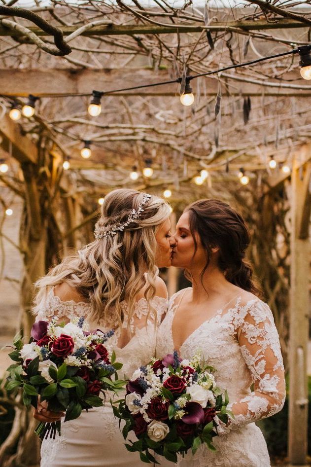 the-tythe-barn-launton-with-two-brides