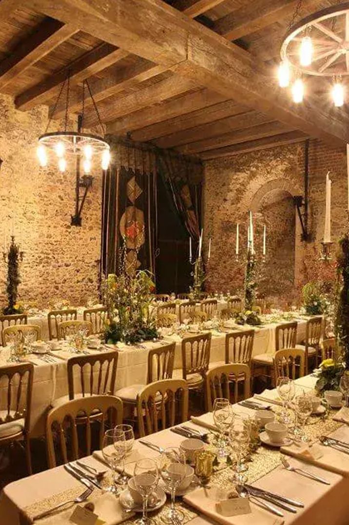 hedingham-castle-tablescape-medieval-wedding