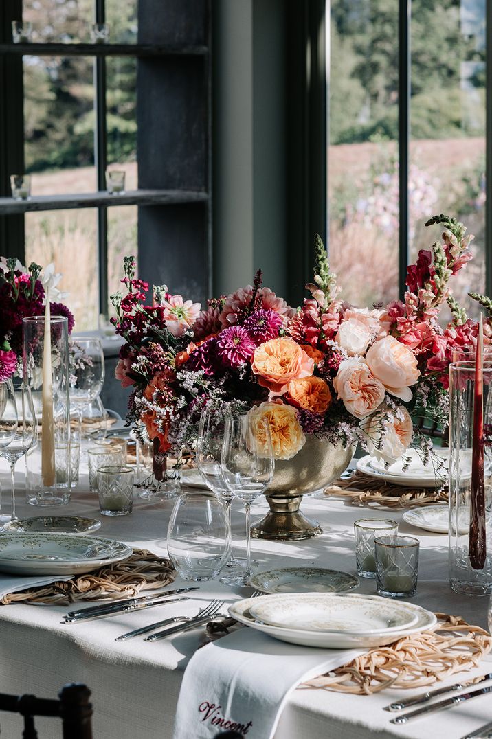 dark-pink-wedding-flowers-decorating-the-tablescape