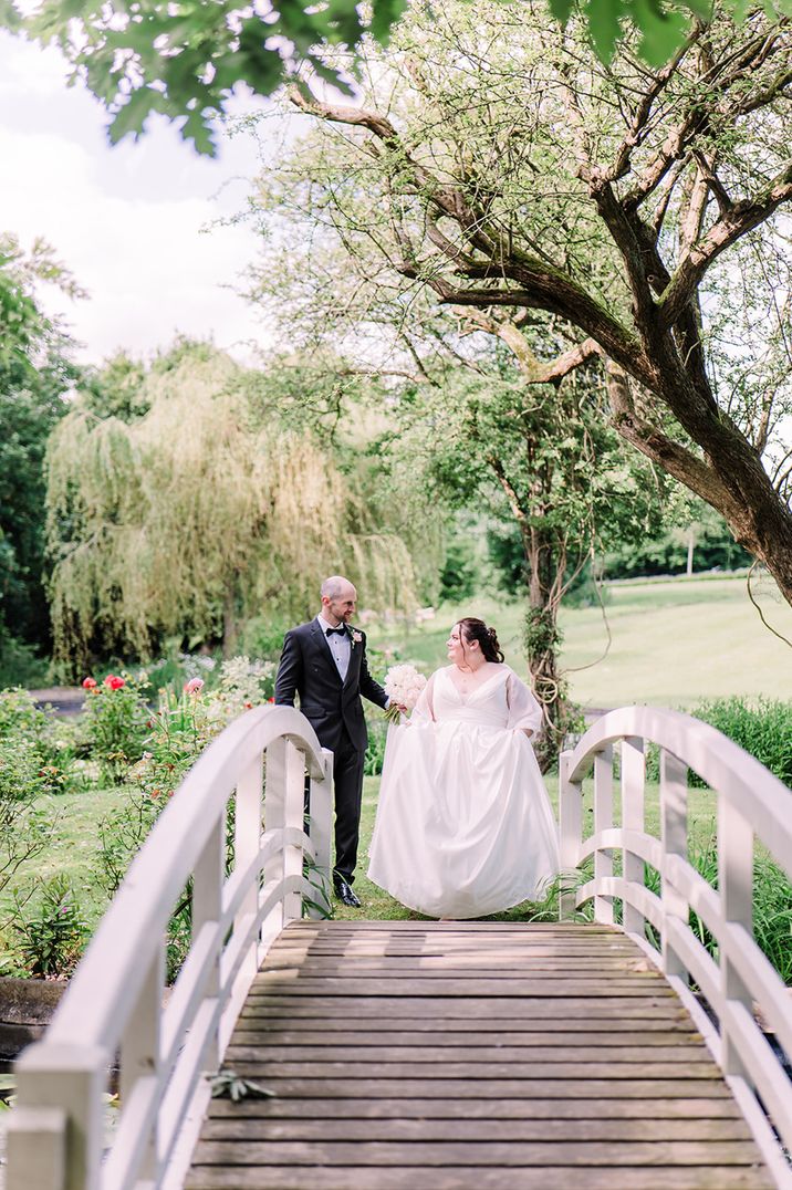 bride-and-groom-wedding-day-at-coastal-wedding-venue