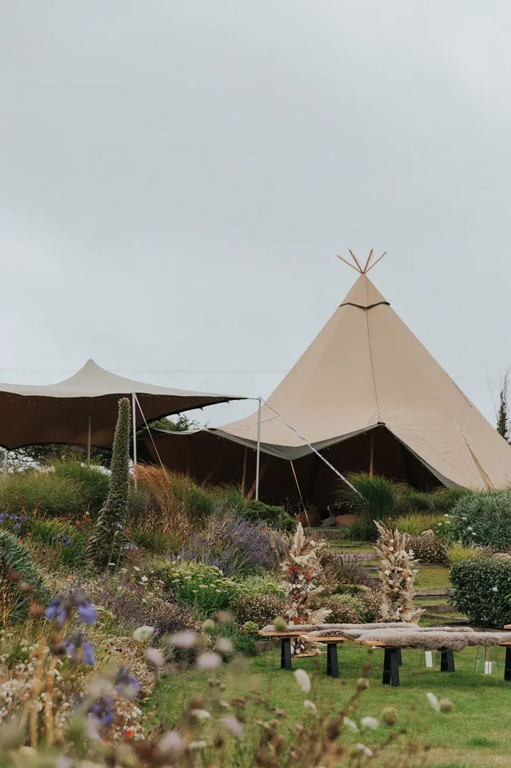 tipi-cornwall-wedding