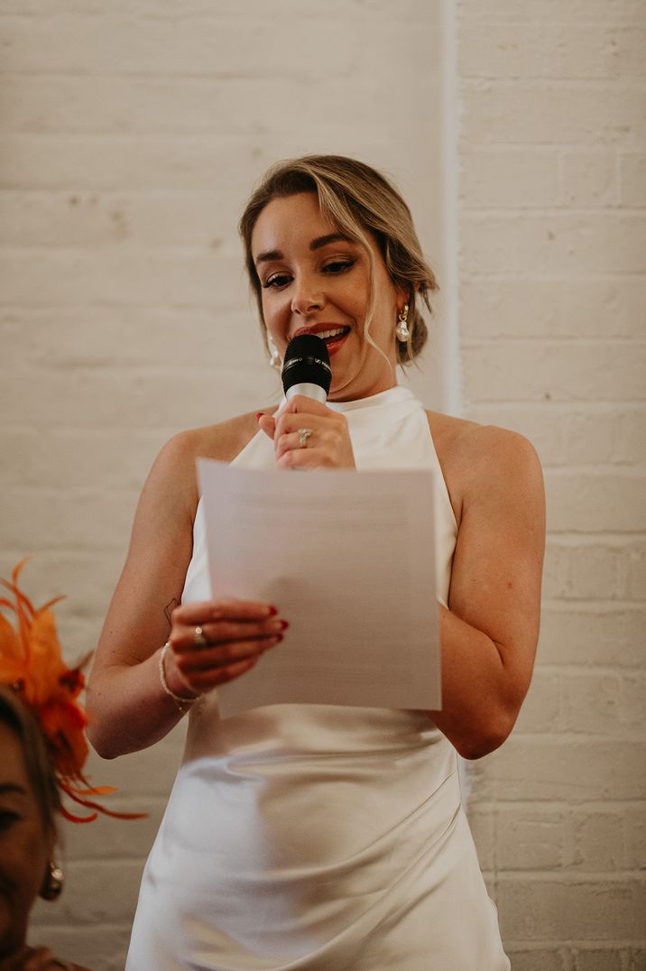 bride-reading-out-bridal-speech