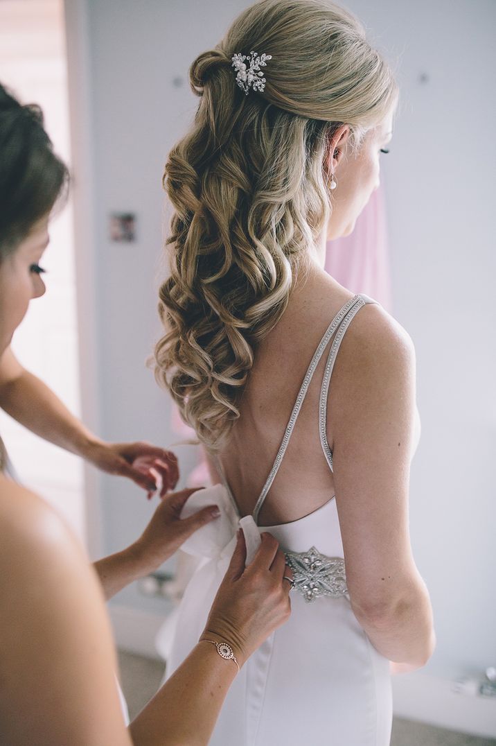 Wavy Half Up Half Down Wedding Hairstyle by Kristina Gasperas | Story + Colour Photography