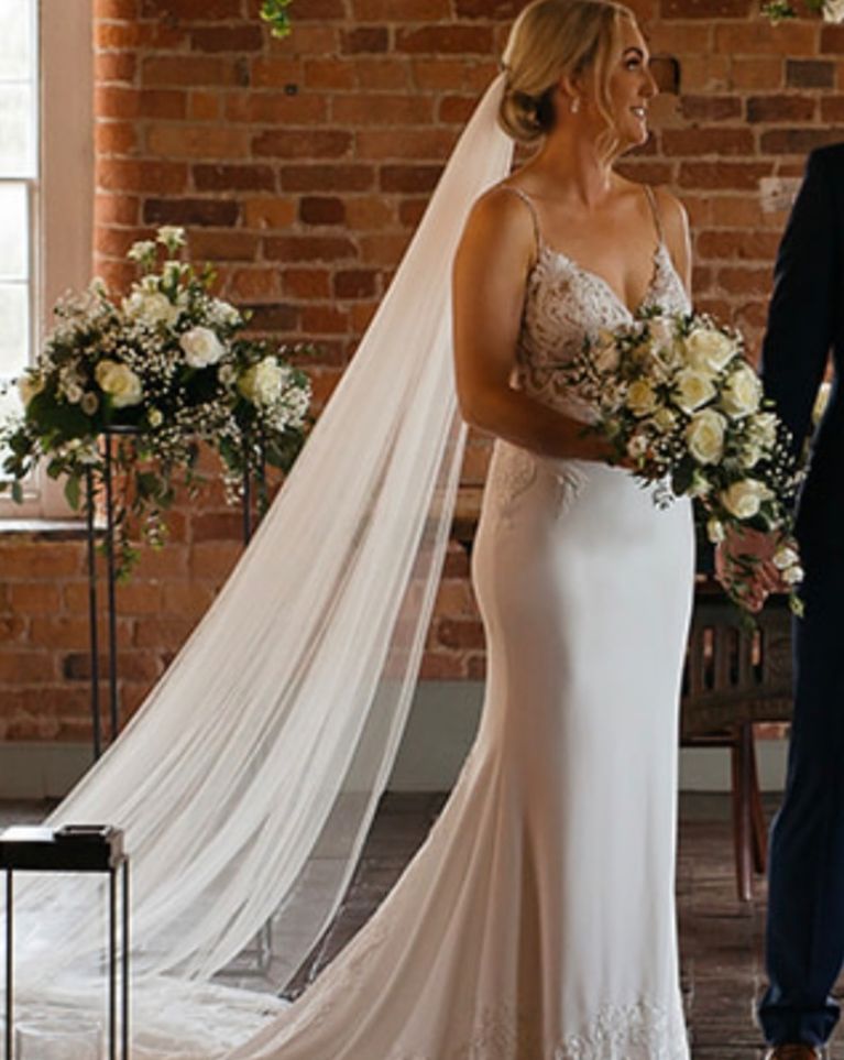 Enzoani veil 2025