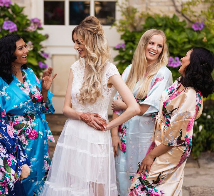 Bride and her bridesmaids on the wedding morning 