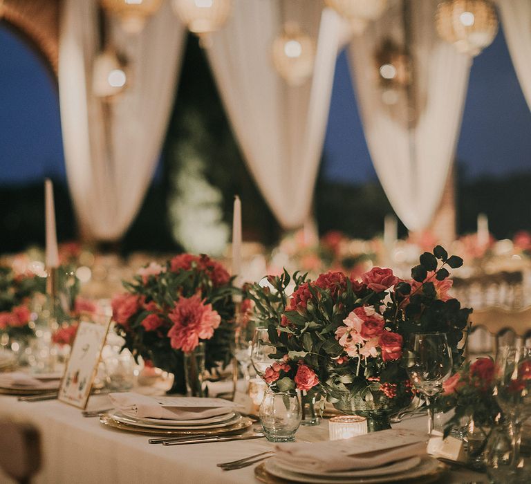 Elegant place settings at Marrakech wedding 