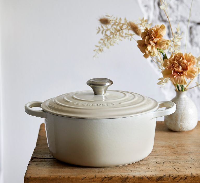 Le Creuset Signature Cast Iron Round Casserole Dish