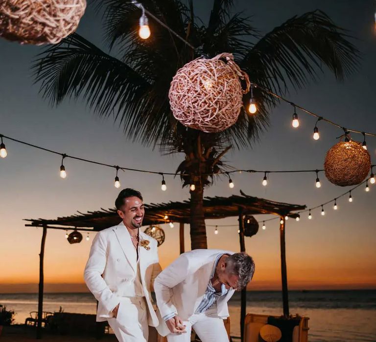 grooms-in-white-summer-wedding-suits-LuxArt-Wedding-Studio