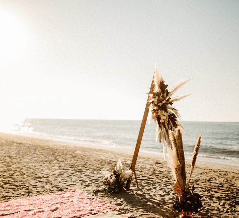 Alter structure for beach wedding