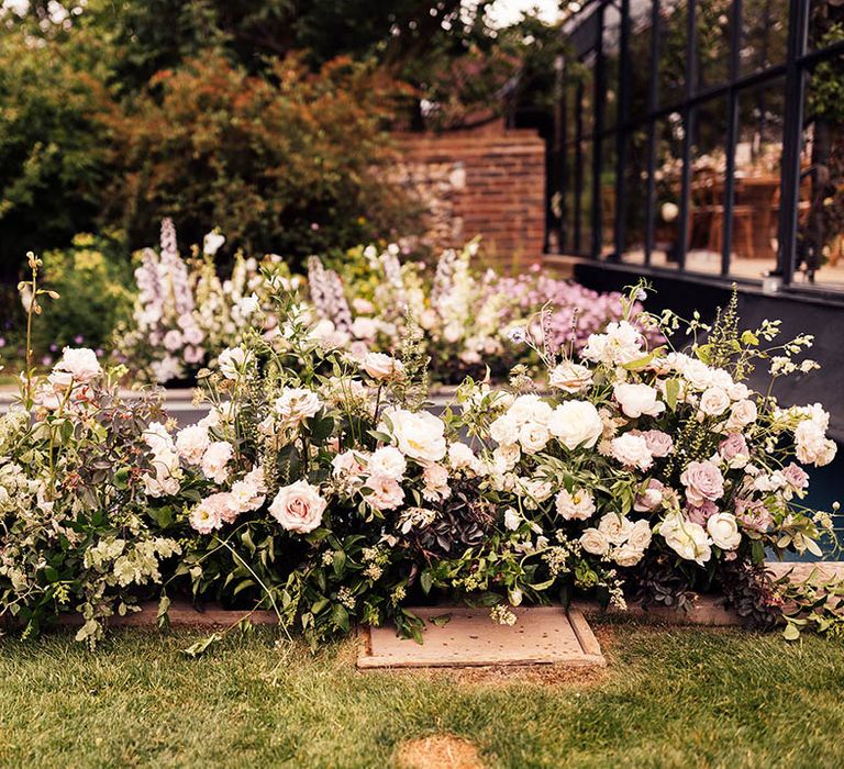 Pretty white and pink wedding flower for English country garden style wedding 