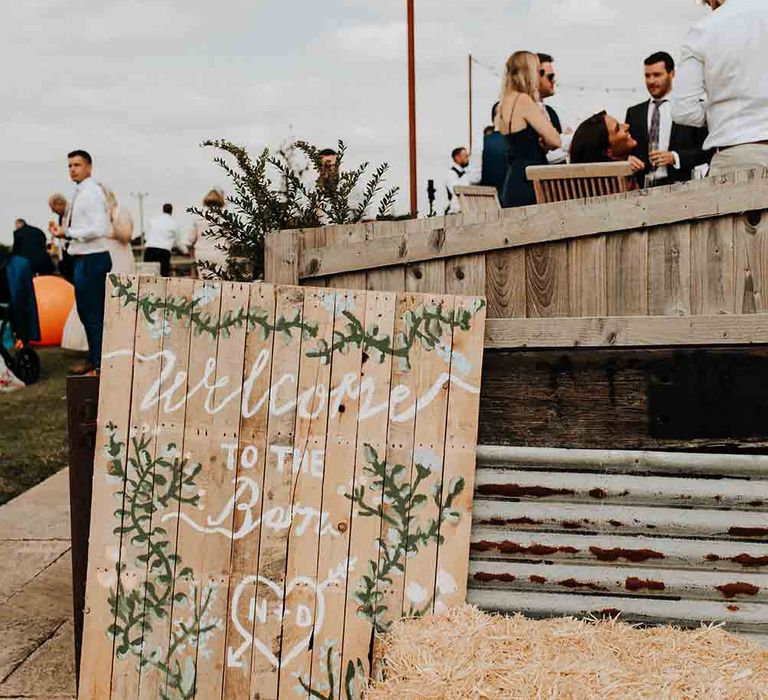 DIY wooden wedding sign