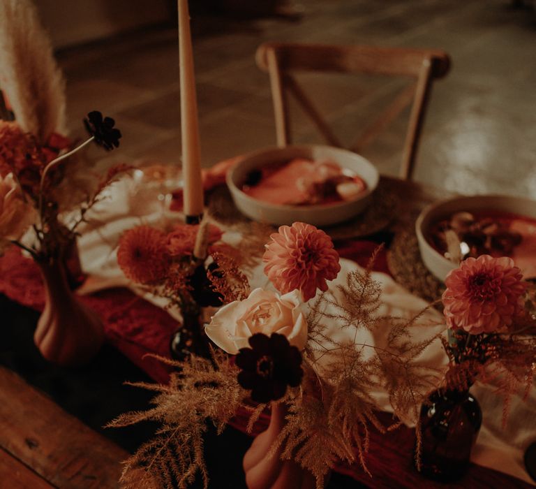 Orange dahlias and wedding flower decor 