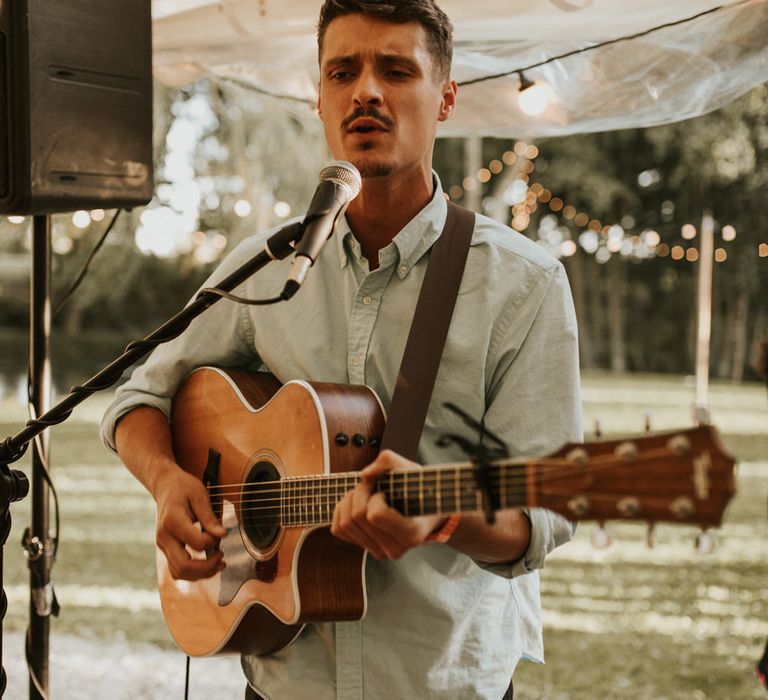 Guitarist and singer wedding entertainment 