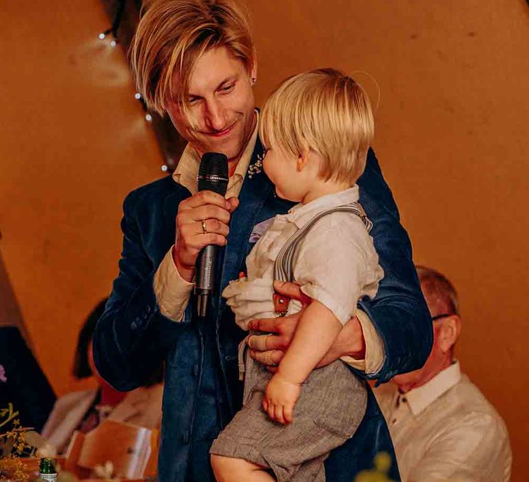 Groom gets son involved in wedding speeches