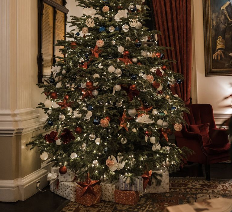 Christmas tree decoration at winter wedding in London 