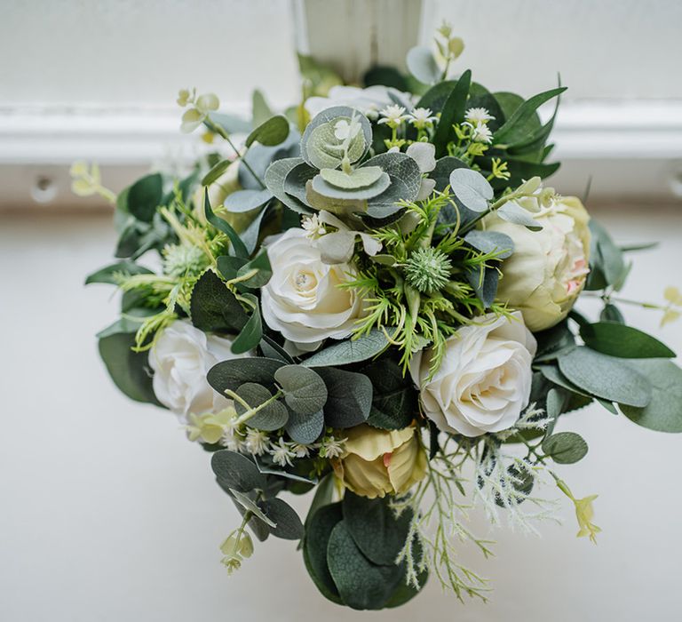 White ivory roses wedding bouquet 