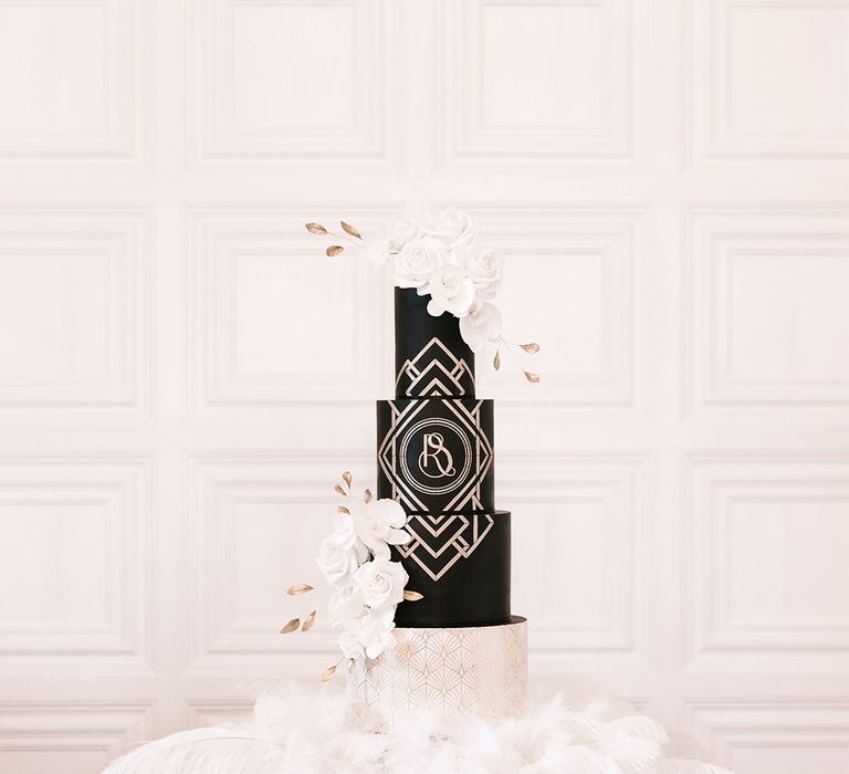 Black and gold art deco inspired wedding cake for the Great Gatsby theme wedding 