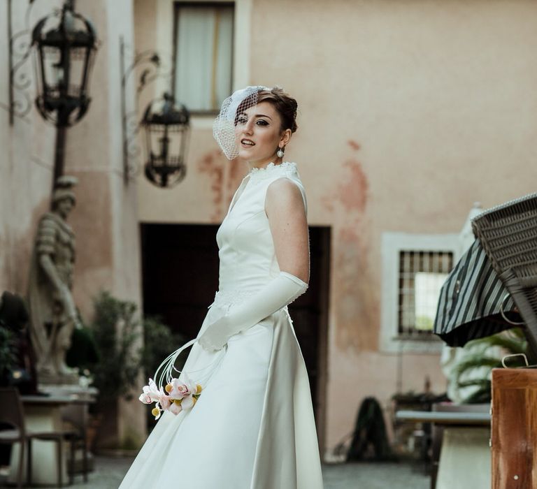 Vintage style wedding dress for a city wedding in Rome