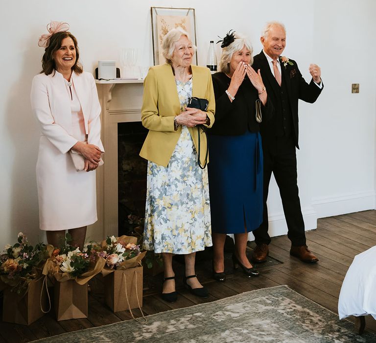 Brides family see her for the first time and become emotional in first look moment 