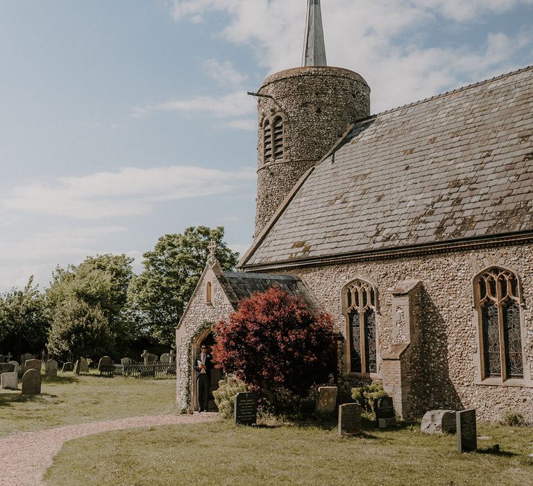 Traditional church in Norfolk for Hannah & Alex's wedding 