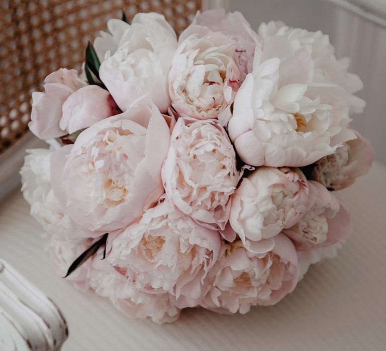 Pale pink bouquets of peonies for bridal bouquet