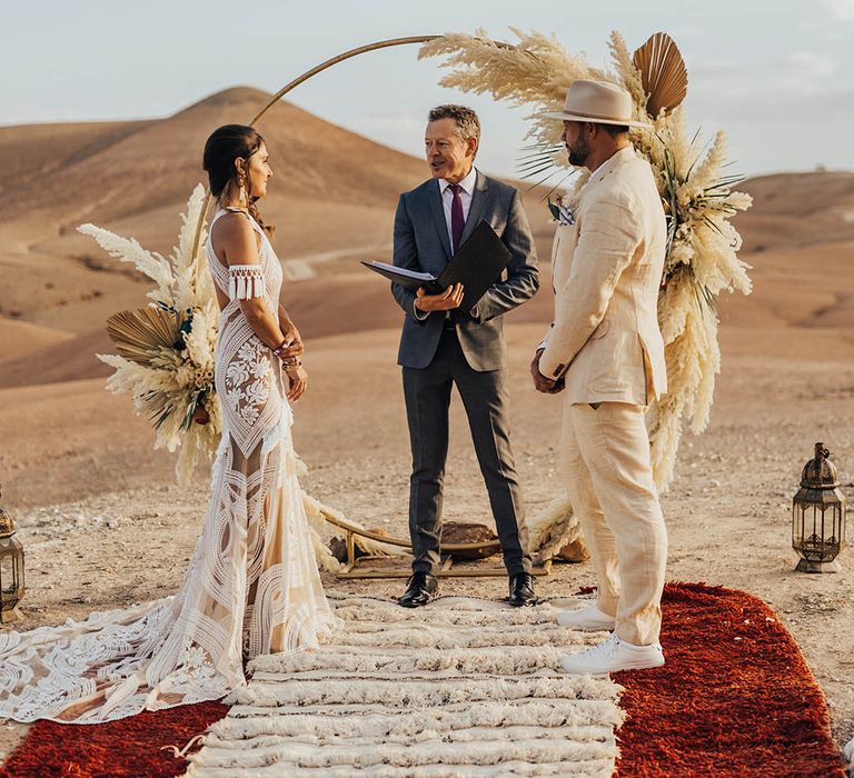 Outdoor wedding ceremony in the Marrakech desert for an elopement wedding 