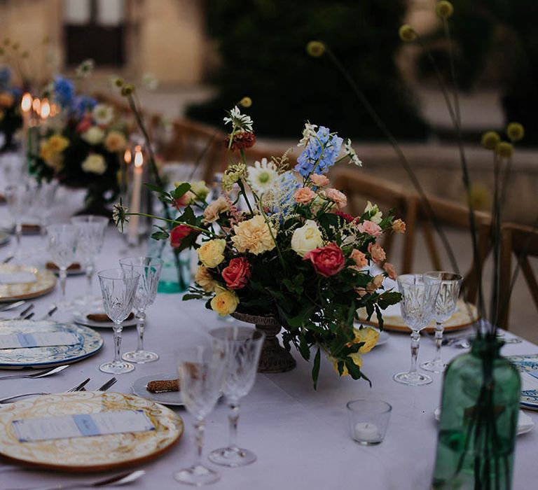 banquet tables at borgo del carato with colourful table decorations