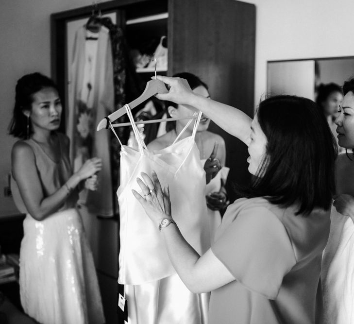 Bridal party getting ready 