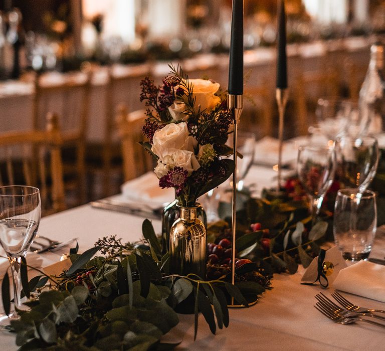 Red and green wedding colour palette for Christmas table decorations 