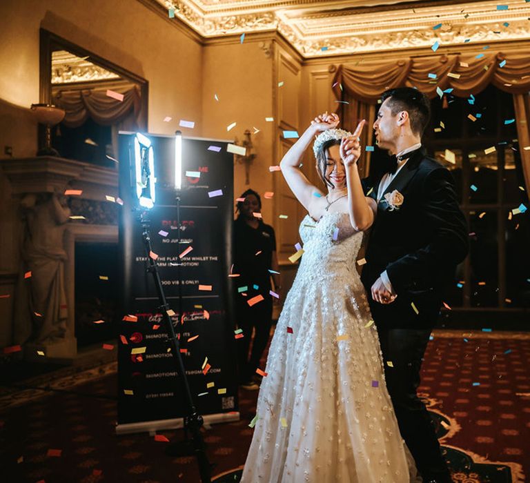 360 motion camera photo booth at wedding 