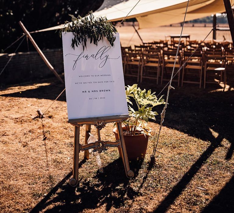 Simple and minimal wedding welcome sign 