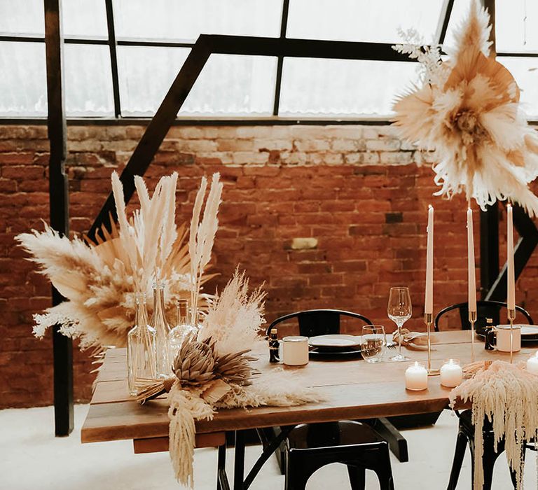 Hexagon wedding decor with pampas grass