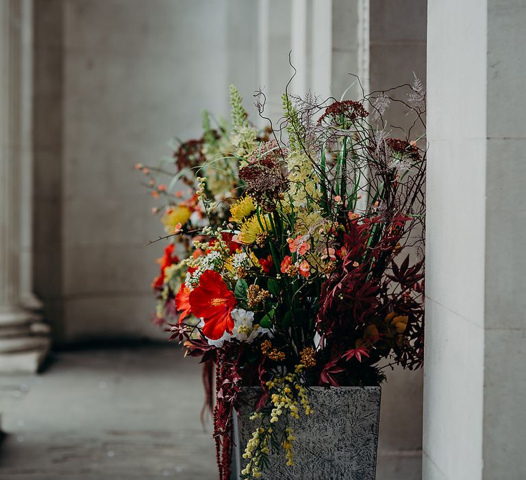 Autumn wedding flowers at city wedding 