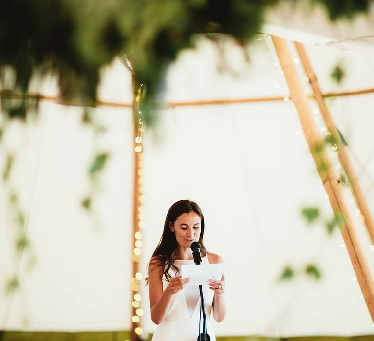 Bride gives speech on her wedding day