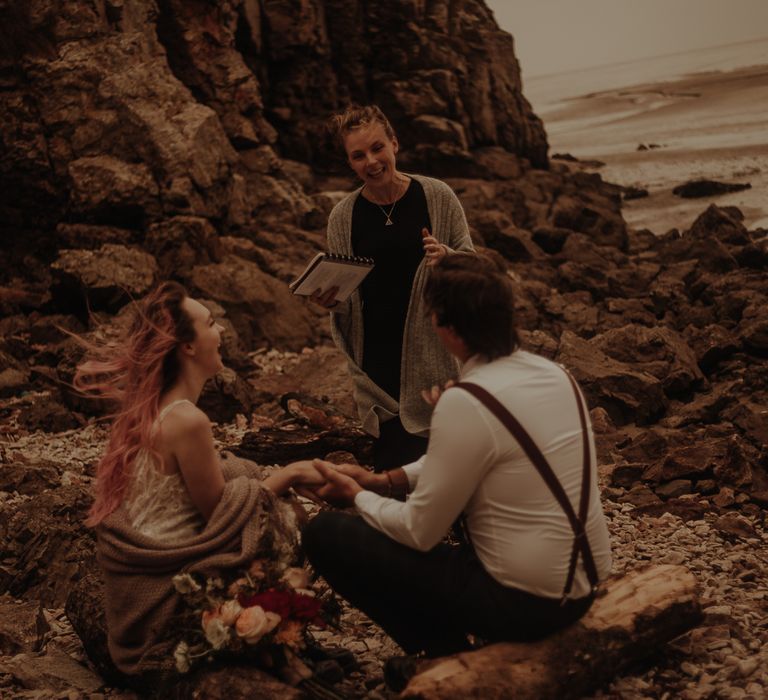 Intimate beach elopement wedding pictures by Esme Whiteside Photography